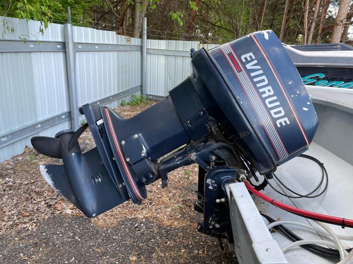 1991 crestliner phantom-186 for sale near elk-river, minnesota 2c708d3c6e254246a4401627e6d8e21e.jpg