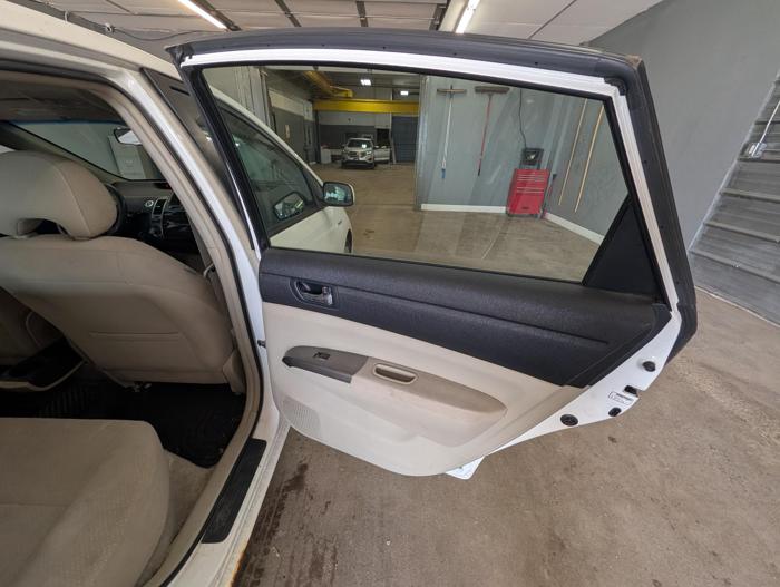 2006 toyota prius 4-door-liftback with 297498 miles for sale near elk-river, minnesota 2c933474115649049e0eaa6378f6e5fd.jpg