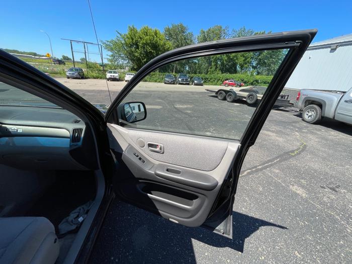 2003 toyota highlander with 200874 miles for sale near shakopee, minnesota 2caddb1341e343f087f69615ebbf3004.jpeg
