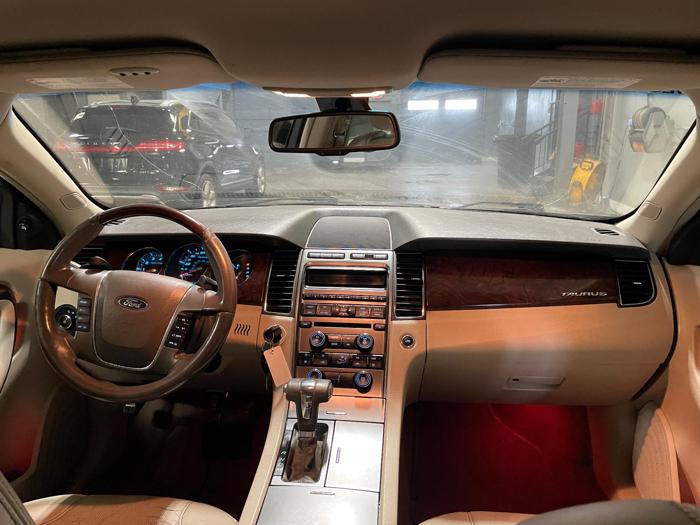 2010 Ford Taurus