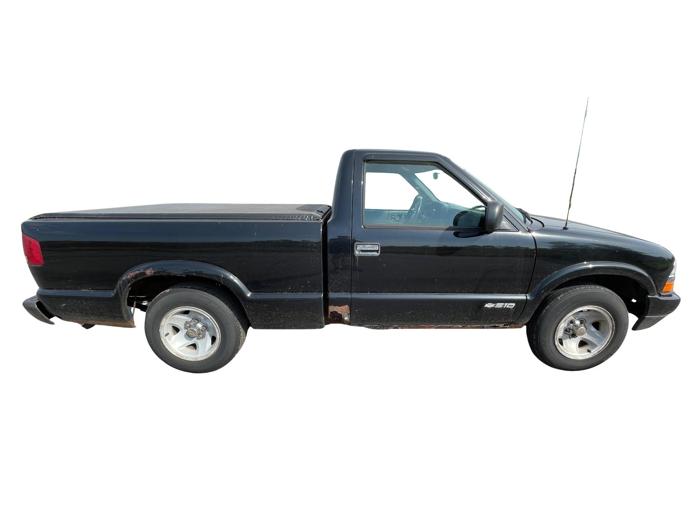 2002 chevrolet s10-pickup 2wd with 228024 miles for sale near elk-river, minnesota 2cd47fe85e3a4583bf71a00a268d8820.jpg