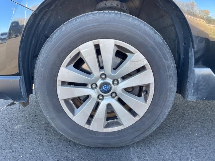 2017 subaru outback 2.5i-premium with 178364 miles for sale near rochester, minnesota 2cf114fcaecc4a679a0edb3c4279ff09.jpeg