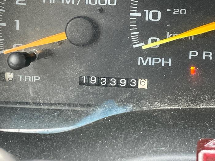 1999 chevrolet tahoe 4-door-4wd with 193393 miles for sale near elk-river, minnesota 2d41640b1c3f423cb2e14eb32bae4192.jpeg
