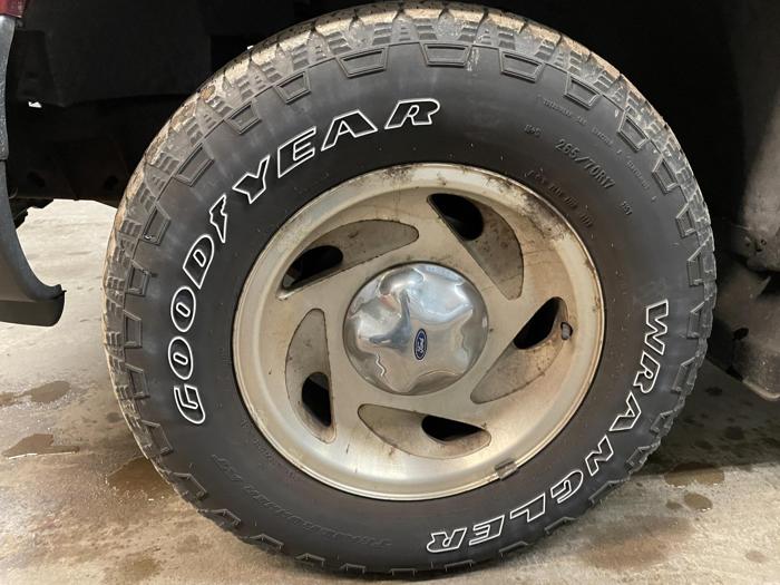 2000 ford f-150 xl with 194328 miles for sale near elk-river, minnesota 2d789c7d9c6842a687d1095fd444fe50.jpg
