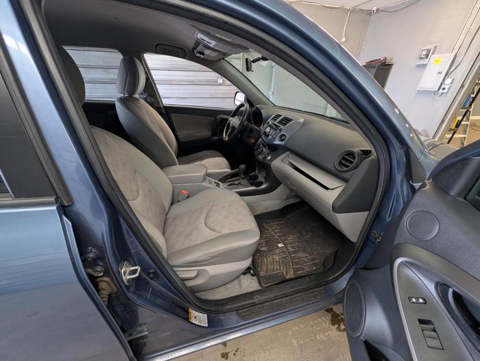 2010 toyota rav4 base-i4-4wd with 209322 miles for sale near elk-river, minnesota 2e007fe94ca1412787c7bda6816a7f4a.jpg