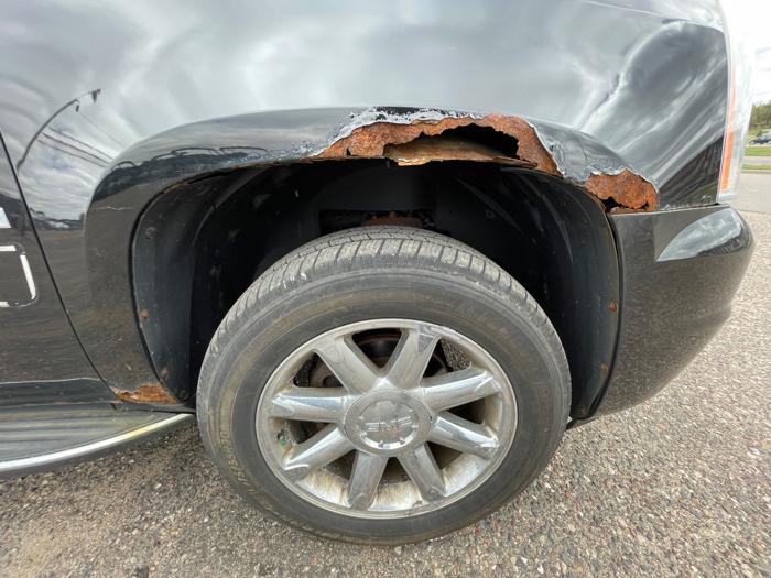 2007 gmc yukon-denali xl-awd with 192265 miles for sale near elk-river, minnesota 2e0843ce4cd04120b3f87fe14e8fd73c.jpeg
