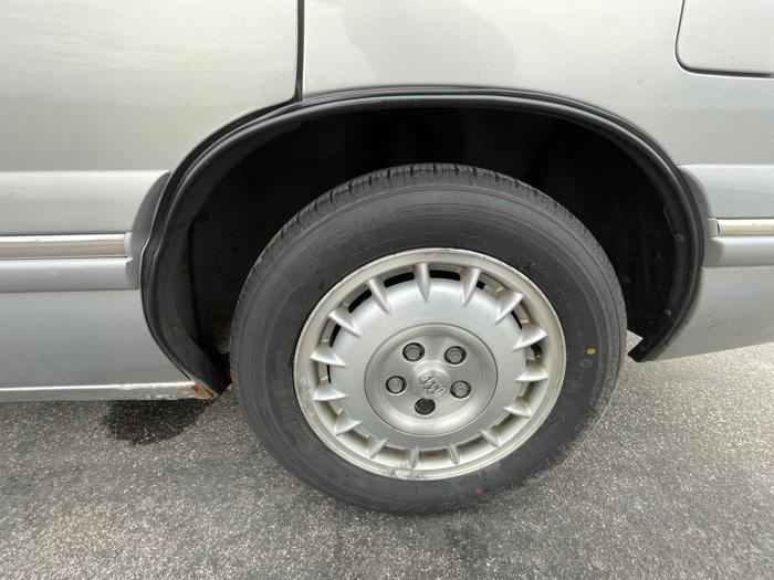 1998 buick lesabre limited with 156670 miles for sale near elk-river, minnesota 2e31f806f7fa454fb5820553f3c26b52.jpeg