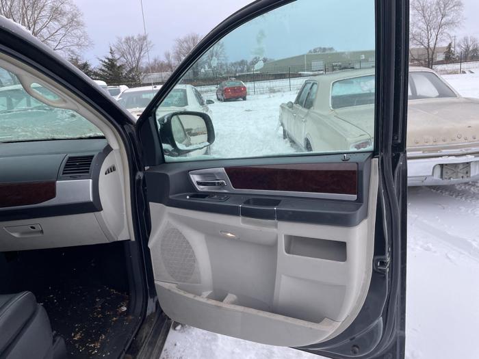 2010 chrysler town-and-country touring with 184874 miles for sale near elk-river, minnesota 2e4ec21a6ed84580981ab20ca30b3b82.jpg