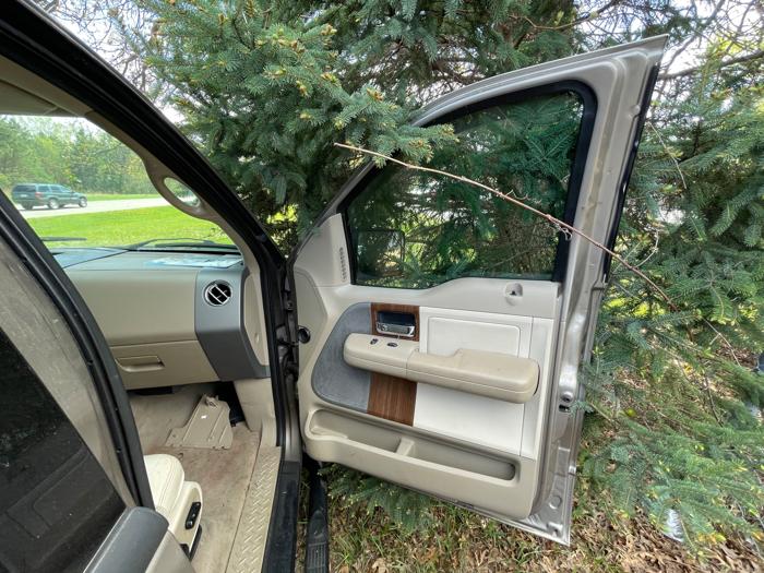 2004 ford f-150 xlt-supercrew-4wd with 196806 miles for sale near columbus, minnesota 2e921f40d3144f0eb3c7a0dc91d5c58d.jpeg