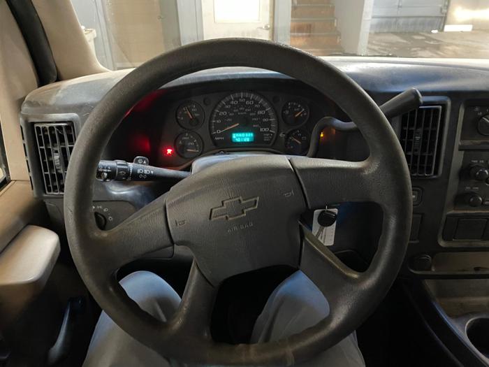 2003 chevrolet express 2500 with 401128 miles for sale near elk-river, minnesota 2e9d56fbe082413f9fc3ad56e470e43f.jpg