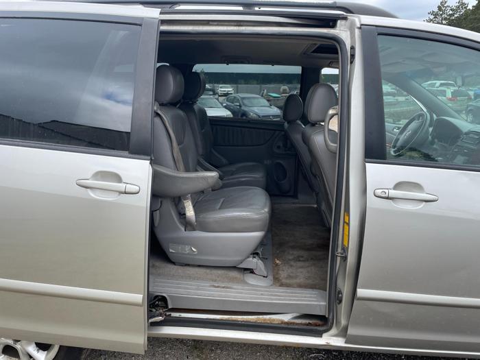 2006 Toyota Sienna