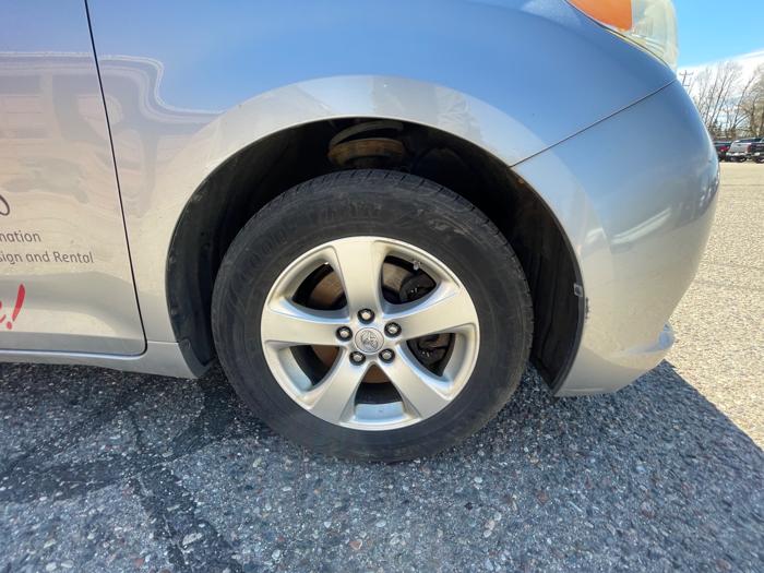 2013 toyota sienna le-fwd-8-passenger-v6 with 309236 miles for sale near brainerd, minnesota 2f720198b2d6465985dc883e38a7e046.jpeg