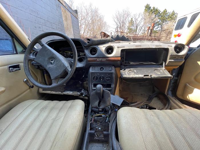 1980 mercedes-benz w123 for sale near columbus, minnesota 2fa98d82a71948c69eab737b9d7f98ea.jpeg