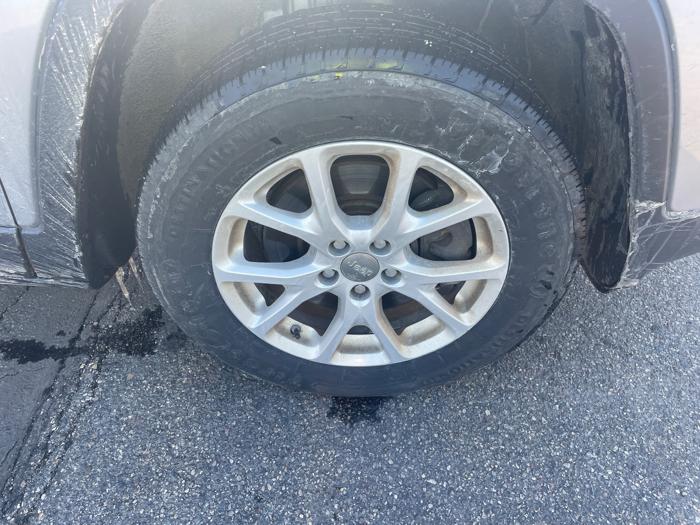 2016 jeep cherokee latitude-4wd with 204960 miles for sale near st.-cloud, minnesota 2fca7c89fb3f4751a2e49da56431c77f.jpeg