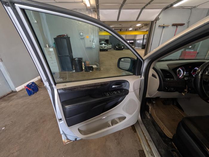 2011 dodge grand-caravan mainstreet with 214928 miles for sale near elk-river, minnesota 2fe52afbc77e4a48a2e3402b22f7fccc.jpg