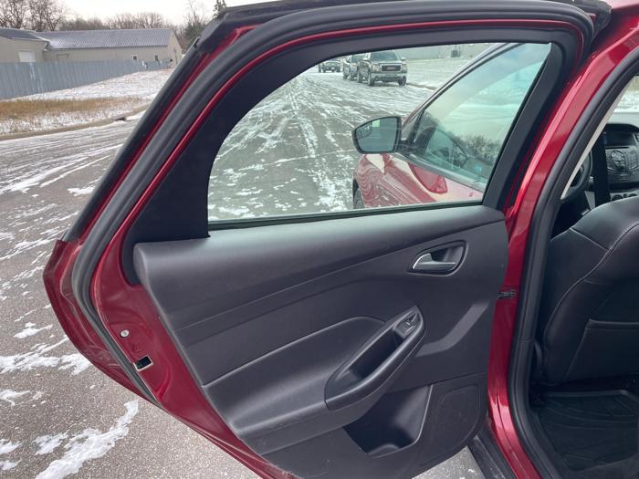 2014 ford focus se with 193235 miles for sale near elk-river, minnesota 300deecae9234f72a2cf4a26de137a41.jpg