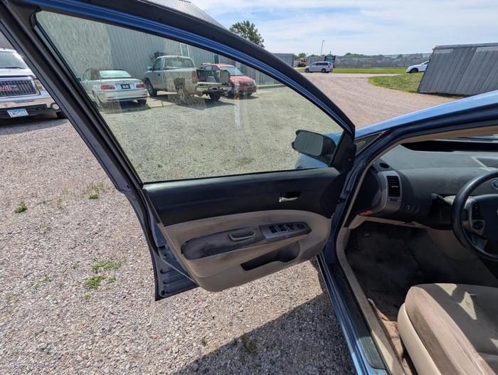 2005 toyota prius 4-door-liftback with 236528 miles for sale near elk-river, minnesota 3034c74fde85431ab70b93ca9d98e8bf.jpg