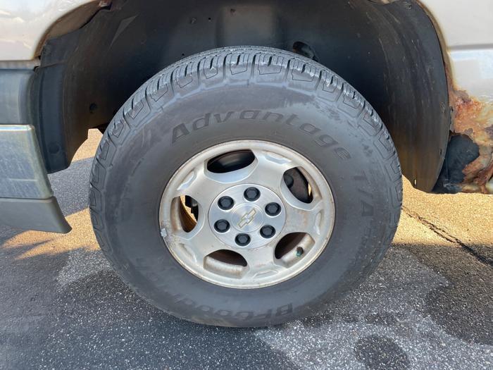 2004 chevrolet silverado-1500 ext.-cab-short-bed-4wd with 180428 miles for sale near elk-river, minnesota 303cfdfda3f74419961b1ebdf91bd1e3.jpeg