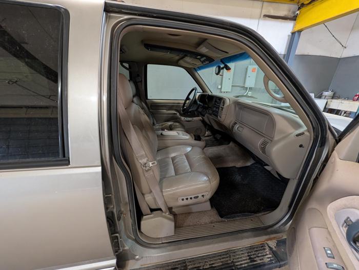 1999 chevrolet suburban k1500-4wd with 225203 miles for sale near elk-river, minnesota 3053101784fd4f198ac9911ed668a224.jpg