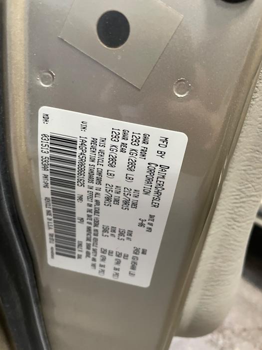 2006 chrysler town-&-country base with 98507 miles for sale near elk-river, minnesota 307fc78b5f6145e7b79dc6473c2ec90d.jpeg