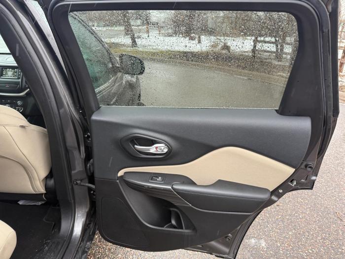 2015 jeep cherokee latitude with 100130 miles for sale near elk-river, minnesota 3086ec22ec8143f98b192d69d823e96a.jpg