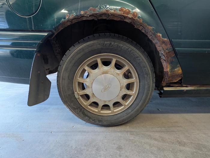 1995 ford taurus gl with 206115 miles for sale near elk-river, minnesota 30d57adff0c54f16be3c29b2c9e1e246.jpg