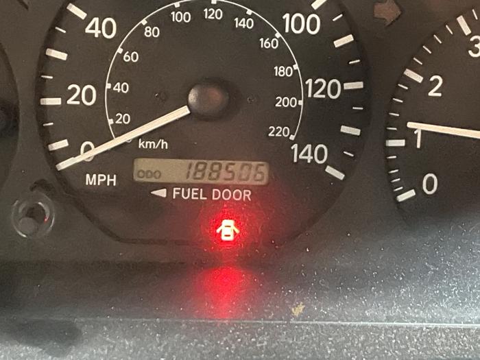 2000 toyota camry ce with 188506 miles for sale near elk-river, minnesota 30eb91767f814c43964ff03c56874ec6.jpeg