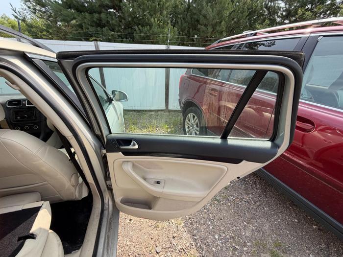 2011 volkswagen jetta-sportwagen 2.0l-tdi with 154320 miles for sale near elk-river, minnesota 30f0a8d79c2d4682be8c3f52b4335be2.jpg