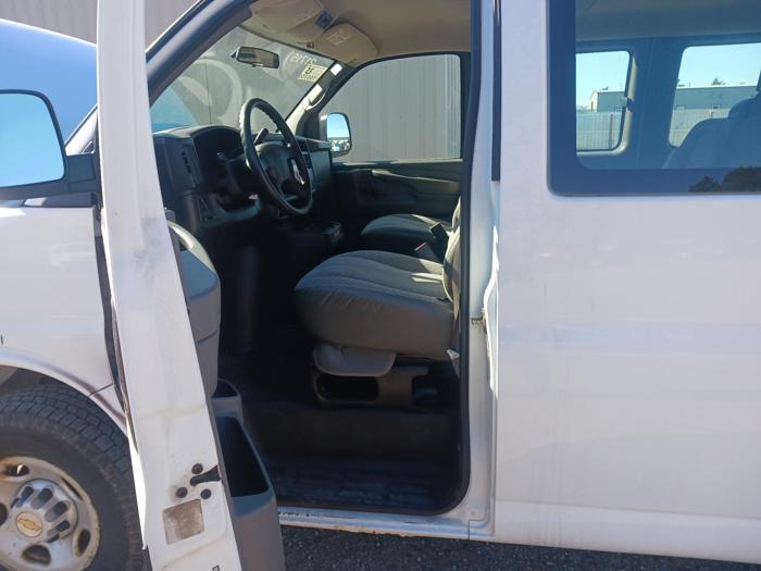 2005 chevrolet express 3500-extended with 81212 miles for sale near elk-river, minnesota 31068dc1fff941b885ea7ac3aa8c696b.jpg