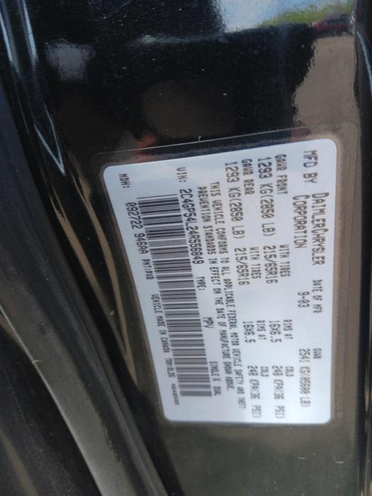 2004 chrysler town-&-country touring with 243225 miles for sale near elk-river, minnesota 31816ad285ee4202abc0e18577afff7f.jpg