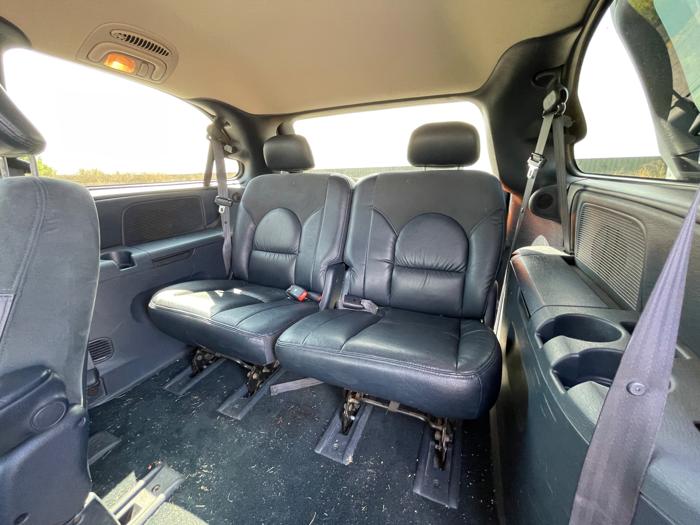 2003 chrysler town-&-country limited-fwd with 157243 miles for sale near elk-river, minnesota 31f800de44af4962992e60ce3fceee2f.jpeg