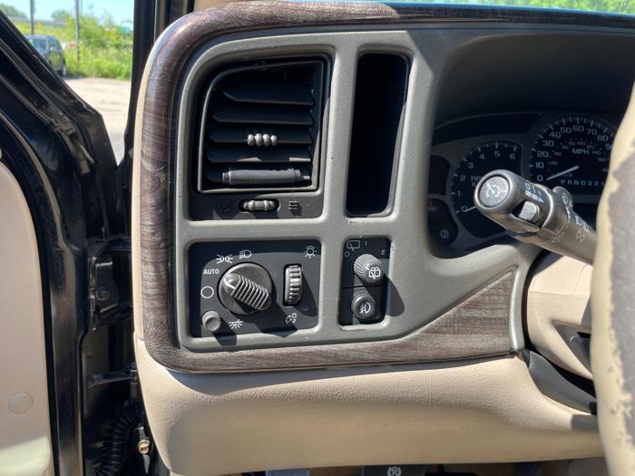 2006 gmc yukon-denali with 316678 miles for sale near shakopee, minnesota 32b0c9891e444c7b858fa9cce339a586.jpeg