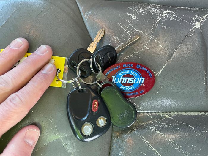 2006 gmc yukon-xl sl-1500-4wd with 260584 miles for sale near fridley, minnesota 3310542bdba54a3fb8b4db91d8a21b90.jpeg