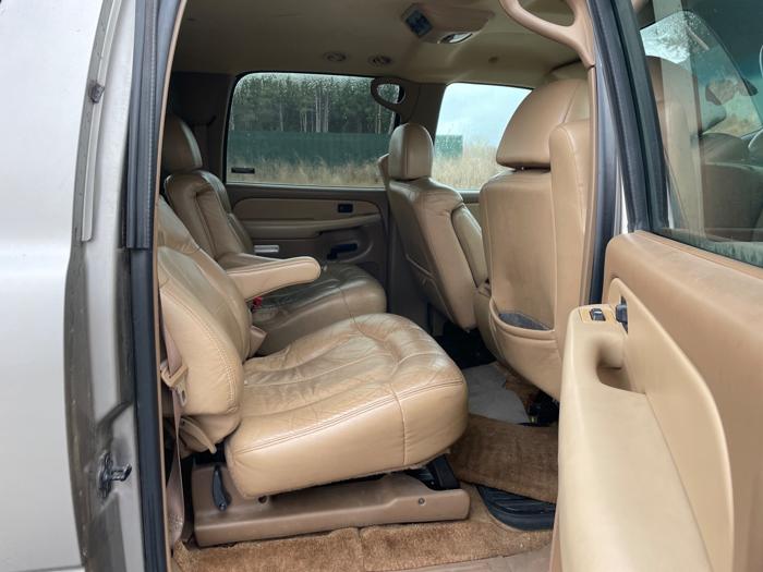 2000 chevrolet suburban k1500-4wd with 214094 miles for sale near elk-river, minnesota 334f734c4fd04b498f2c3ee326eff64b.jpeg