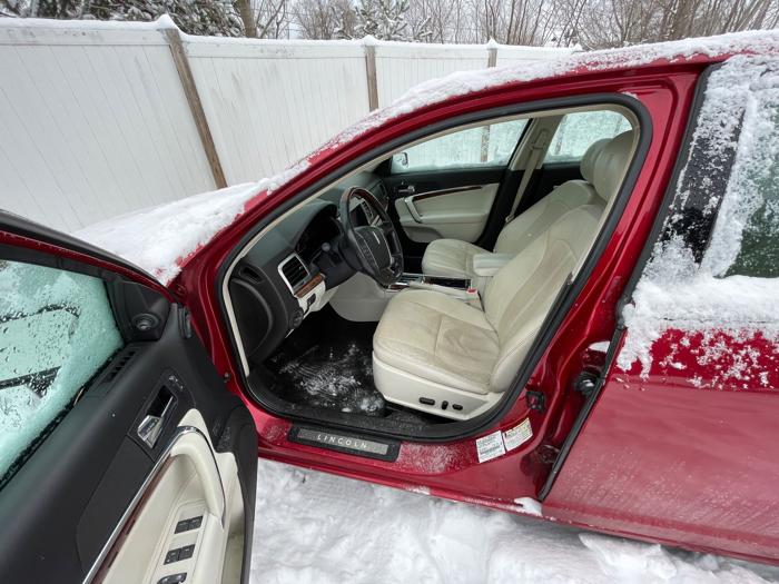 2011 lincoln mkz-hybrid with 201128 miles for sale near elk-river, minnesota 3367724ae2024060acefaf1d8736710d.jpeg