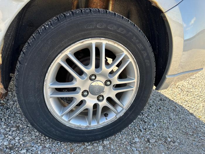 2008 ford focus ses-sedan with 170842 miles for sale near elk-river, minnesota 33d241f2e22c488c8d9c313ca0393a8f.jpeg