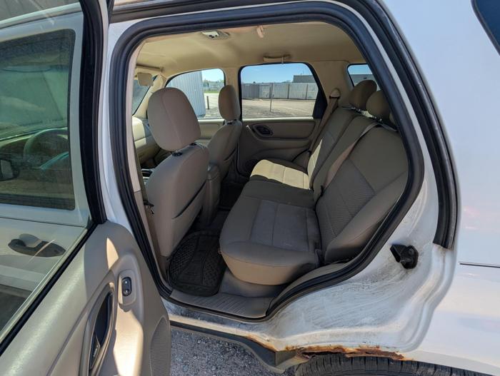 2005 ford escape xlt-4wd with 181896 miles for sale near elk-river, minnesota 33f0172115c441f482d50d4b0eb8db29.jpg