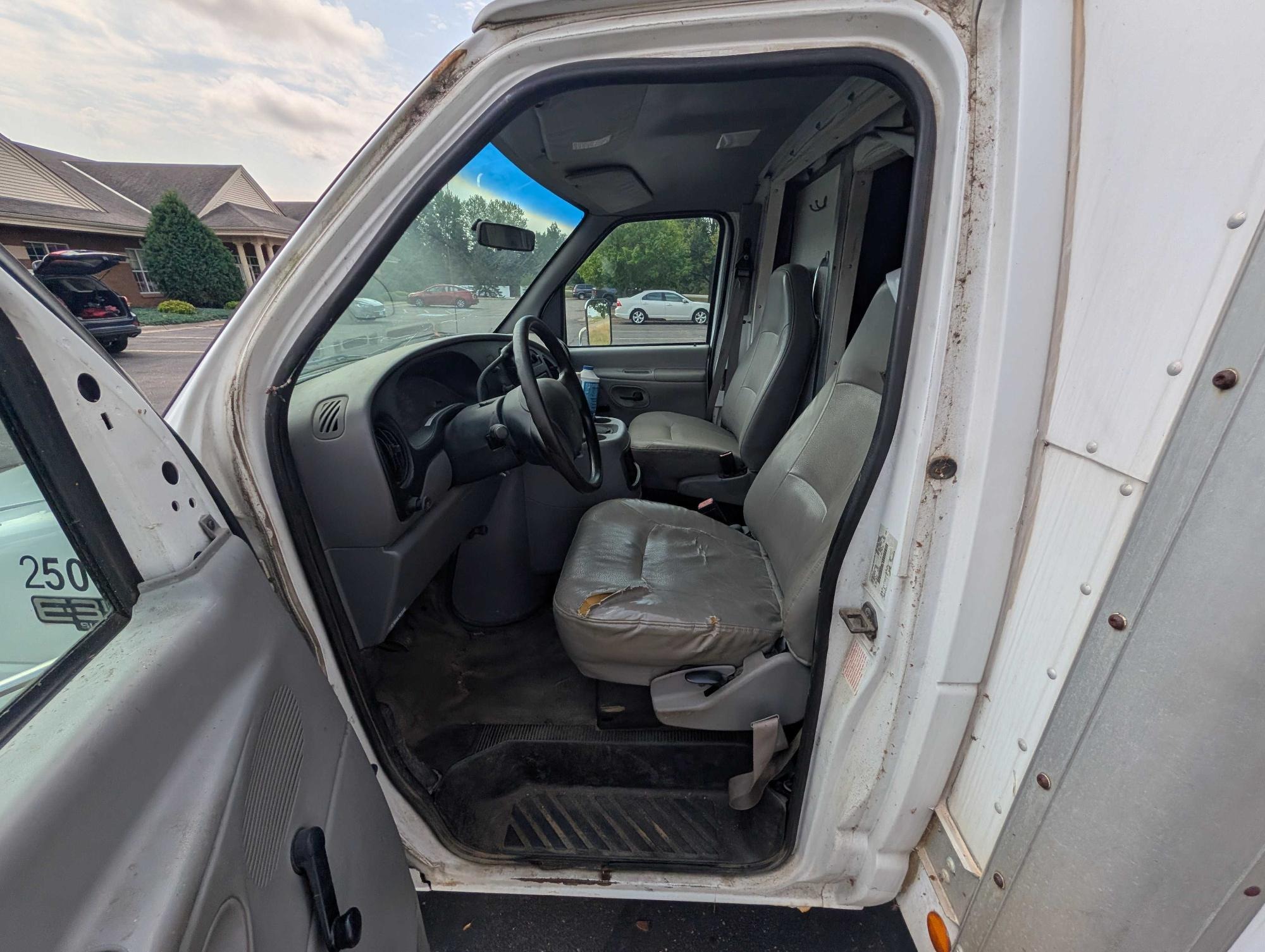 2000 ford econoline e350-super-duty with 131485 miles for sale near ramsey, minnesota 33f75575c8bc4755818543afc405bce6.jpg