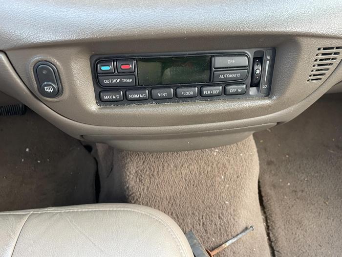 2003 ford crown-victoria lx with 153800 miles for sale near elk-river, minnesota 3432867a0b5e40818292cfe27465eb59.jpg