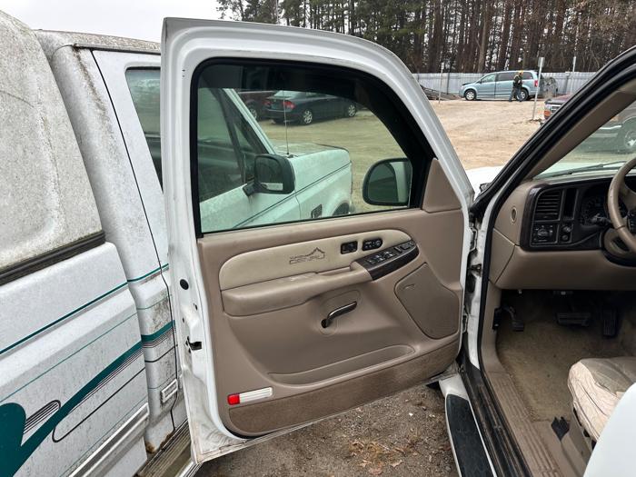 2002 gmc yukon-denali base with 253361 miles for sale near elk-river, minnesota 343437d1969b4df08b5e35727455f091.jpeg