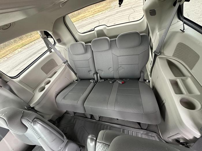 2010 chrysler town-&-country touring with 116441 miles for sale near elk-river, minnesota 348c4f645c974a1c937f44bc0995a592.jpg