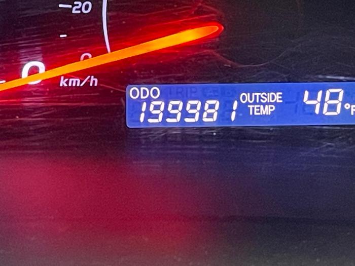 2011 toyota camry base with 199981 miles for sale near elk-river, minnesota 3492a5f3db4d4987a30bfe0cbde649ef.jpg