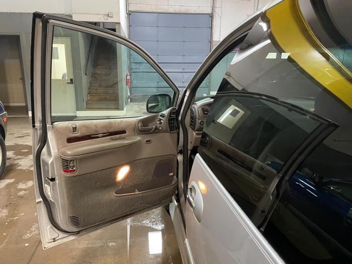 2000 chrysler town-&-country limited with 89273 miles for sale near elk-river, minnesota 349fb23f29214395b5b9f1677e37a373.jpg