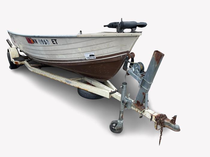 1984 crestliner . for sale near elk-river, minnesota 34b5a7870d5f45bda09abf59d7f5accd.jpg