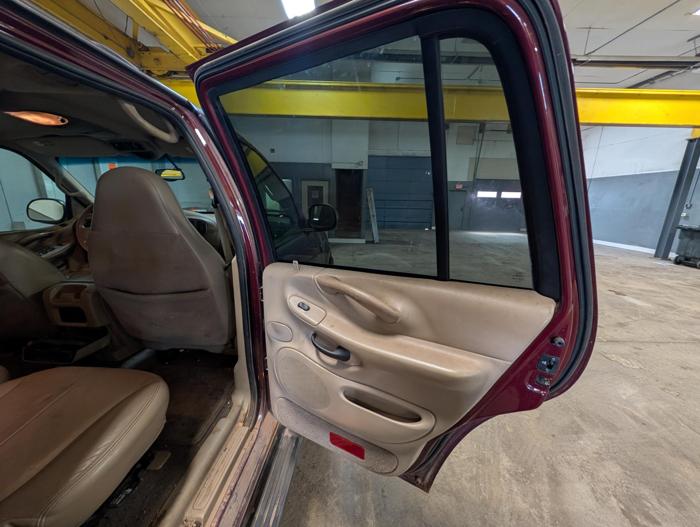 2001 ford expedition xlt-4wd with 169685 miles for sale near elk-river, minnesota 351484f676d44219840a8c7908141235.jpg