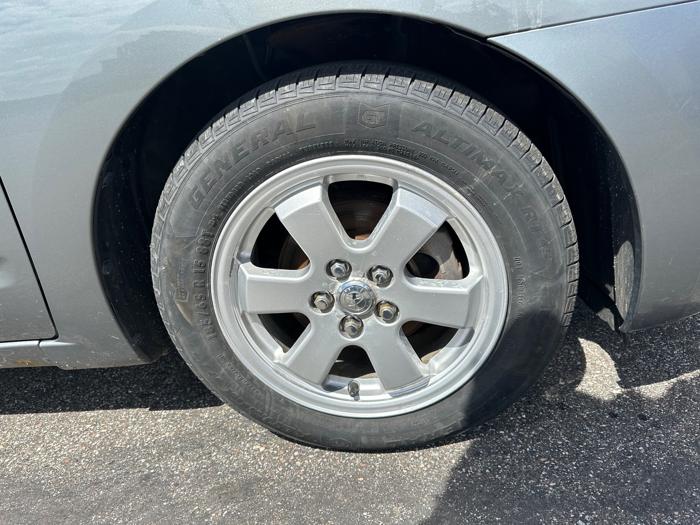 2004 toyota prius 4-door-liftback with 174895 miles for sale near elk-river, minnesota 356e184b3fc849f99d4ff638ddd7320c.jpeg