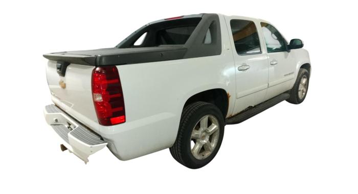 2007 chevrolet avalanche ls-4wd with 228982 miles for sale near elk-river, minnesota 35719c0286a9432597e1da649380d75b.jpg