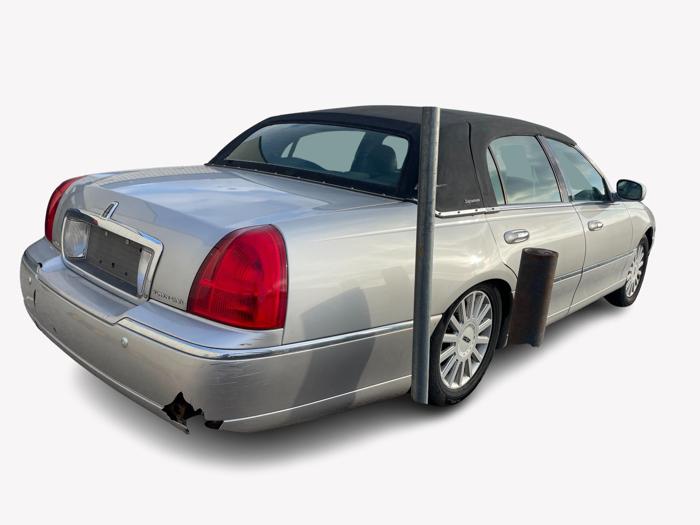2005 lincoln town-car with 210142 miles for sale near elk-river, minnesota 35b35ca5c7204faeb01b4689c748dcdd.jpg