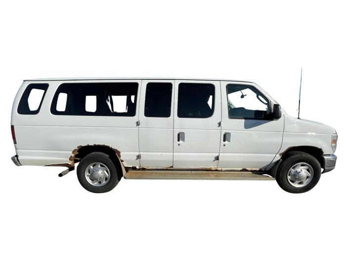 2012 ford econoline e-350-xlt-super-duty-extended with 220427 miles for sale near elk-river, minnesota 35eaac649d25459aac7d9e7028ffc71c.jpg