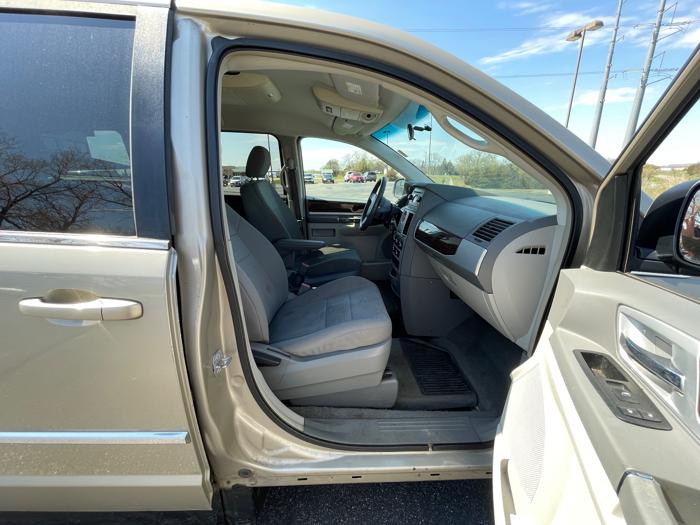 2009 chrysler town-&-country touring with 240699 miles for sale near clearwater, minnesota 35fda565a95d450d91fa1b1f53b763b8.jpeg